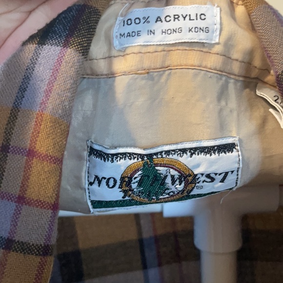 Northwest territory button down shirt - Picture 3 of 5